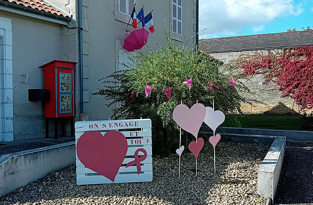 AUBIGNY : le village aux couleurs d'Octobre rose 